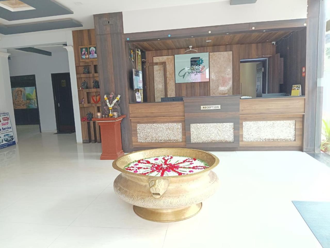 Hotel Pbs Grand Hospet Extérieur photo